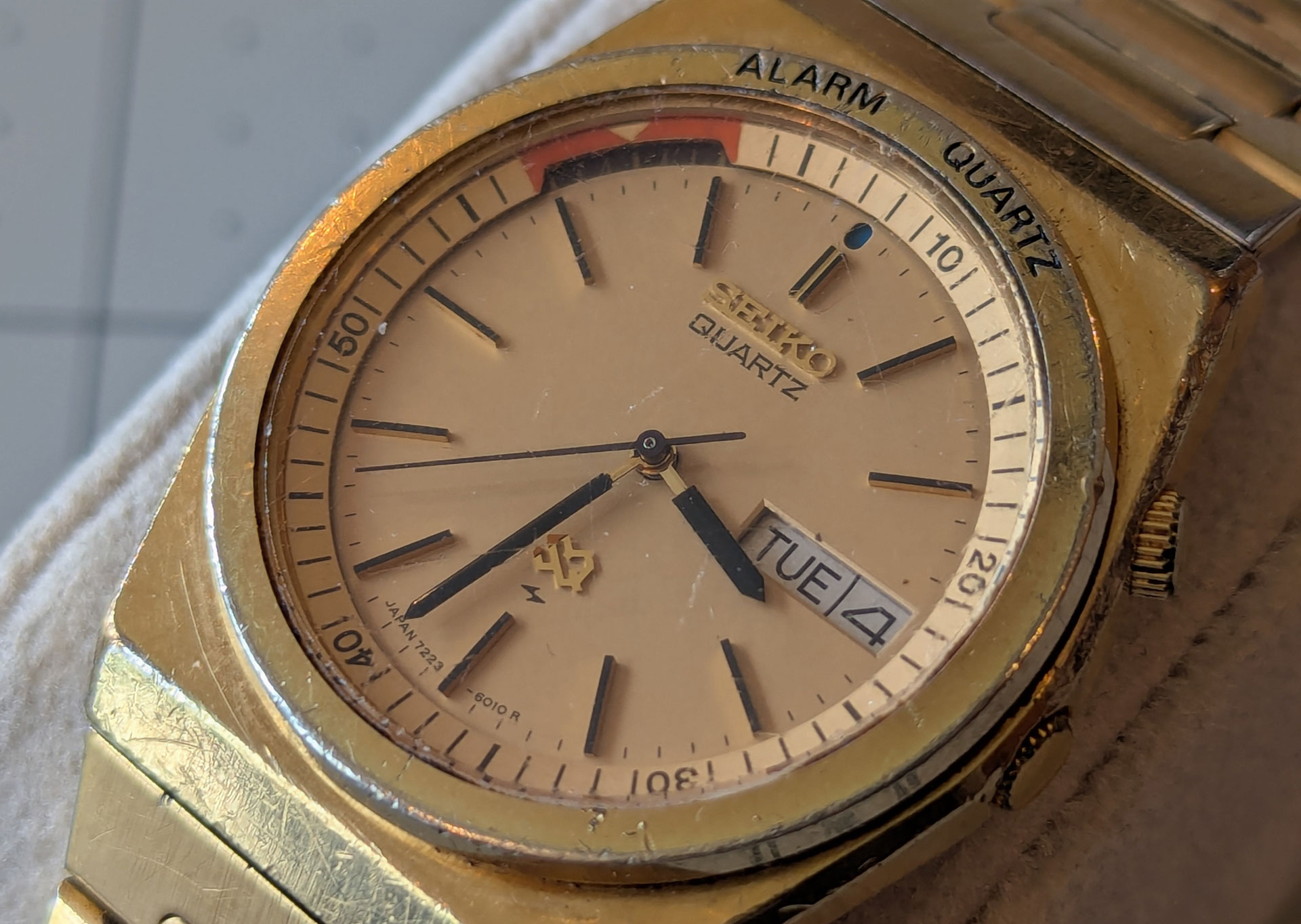 The Alarm Quartz dial