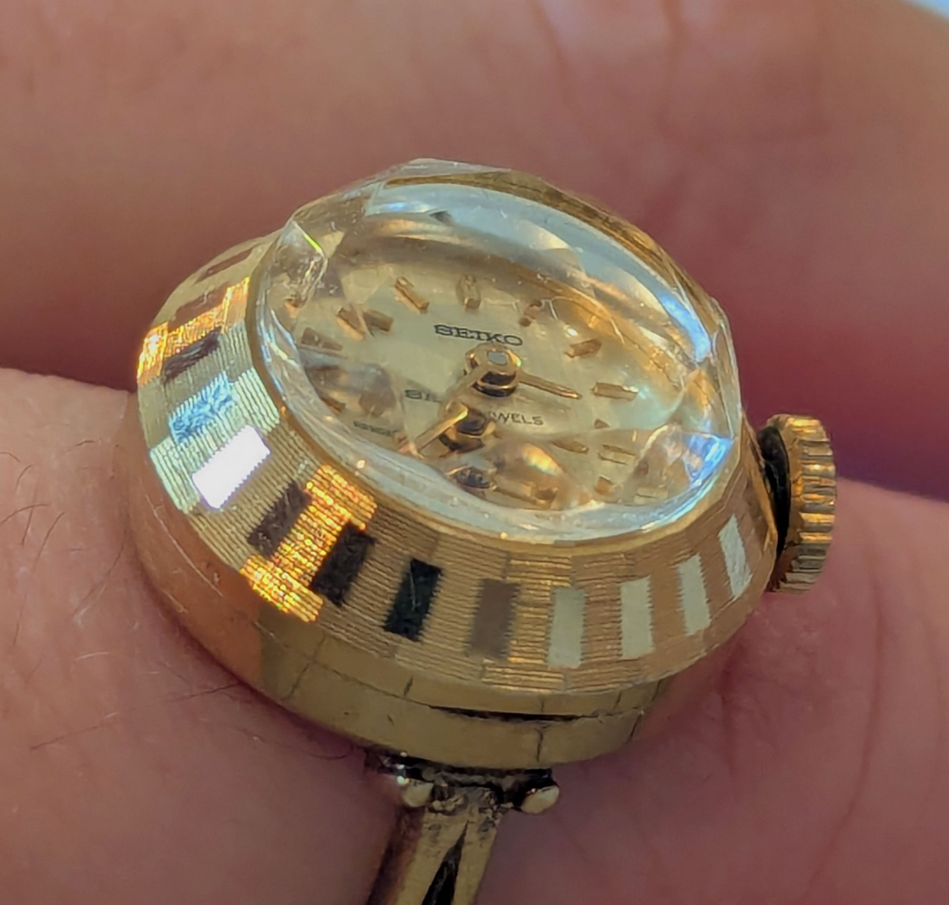 The Seiko Ring Watch's crystal